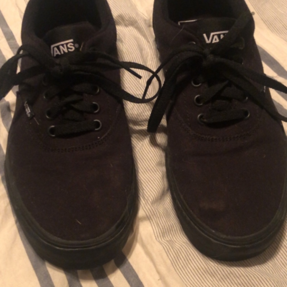 Men’s black vans size 9